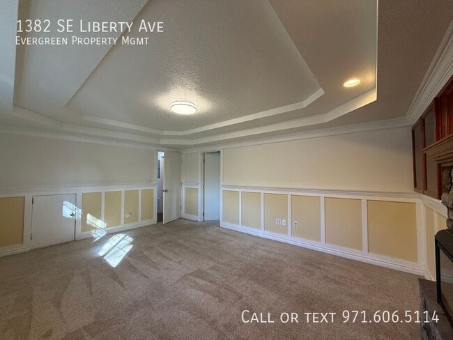 Building Photo - 1382 SE Liberty Ave