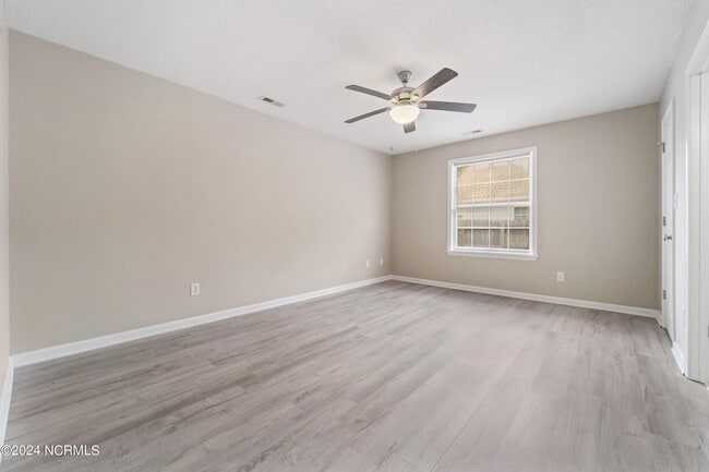 Building Photo - 208 Quarter Horse Ln