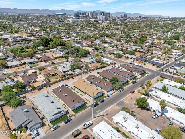 Building Photo - Coronado Area of Phoenix Remodeled 2 Bed 1...