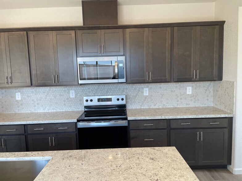 Building Photo - 2943 Girdwood St