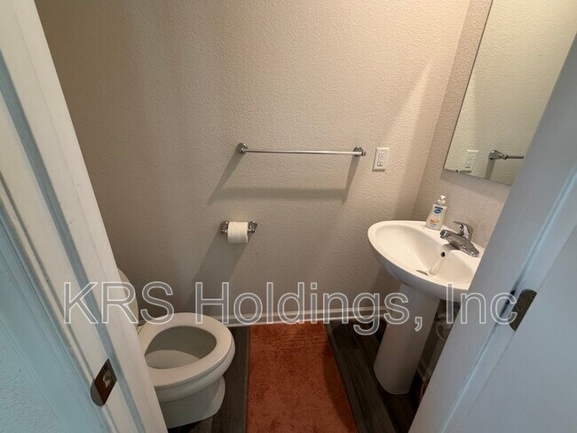 Building Photo - 436 Forecastle St