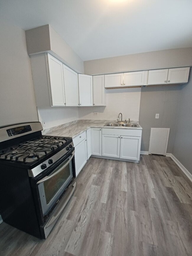 Building Photo - Gorgeous Updated 3 Bedroom Home for Rent