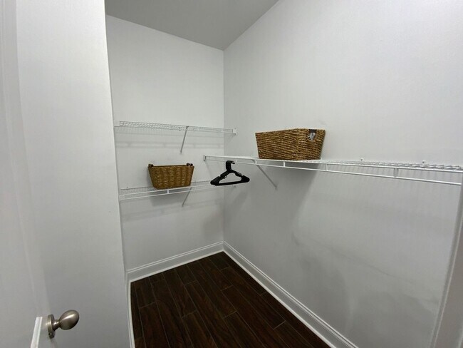 Building Photo - Furnished 3 bedroom 3 bath Condo - Flexible Term lease - Topsail Landing Community