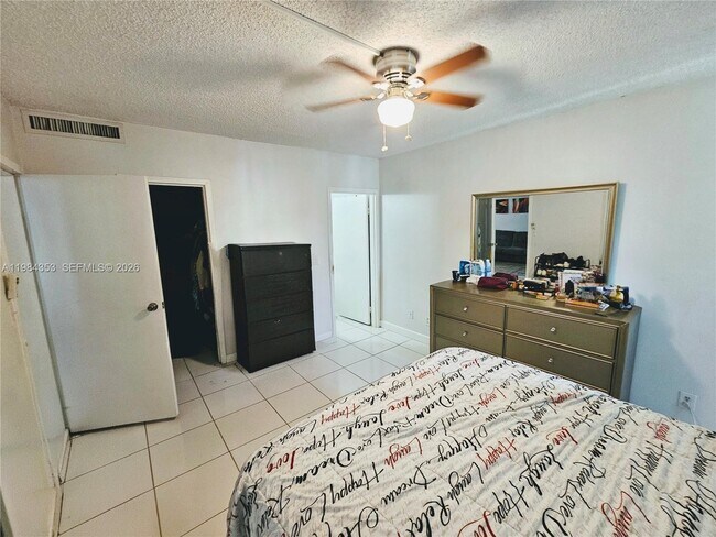 Building Photo - 8429 Forest Hills Dr