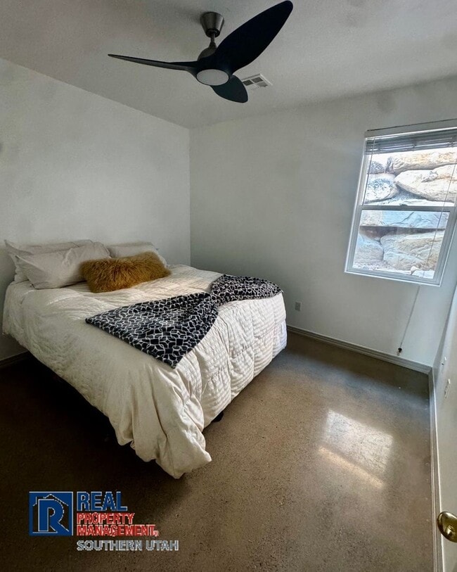 Building Photo - 179 Oasis Dr