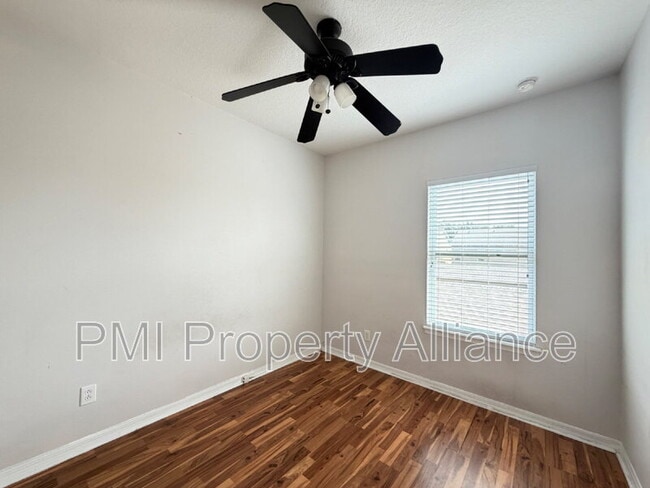 Building Photo - 12875 Emersondale Ave