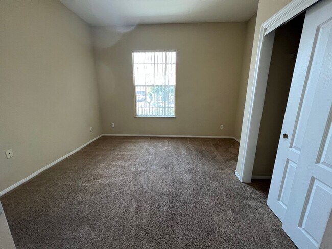 Building Photo - OVER 4000 SQ. FT. EXECUTIVE HOME IN GATED ...