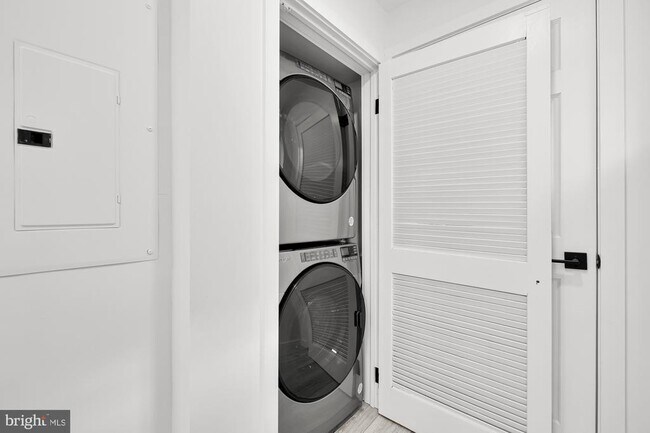 Building Photo - 1821 19th St NW