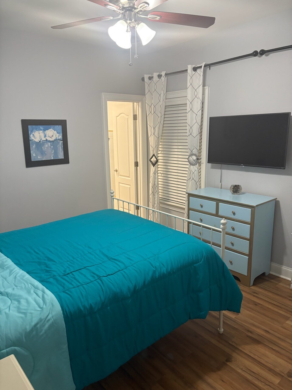 Building Photo - Room in House on Ridgemoor Dr