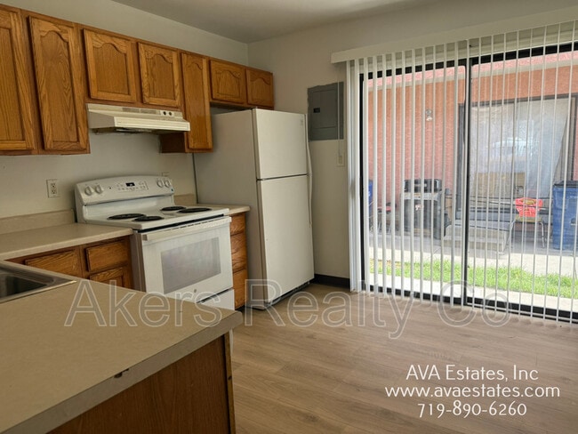 Building Photo - 1405 E 19th St