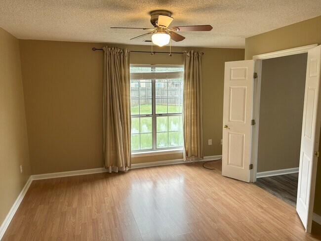 Building Photo - 118 Millstone Ln