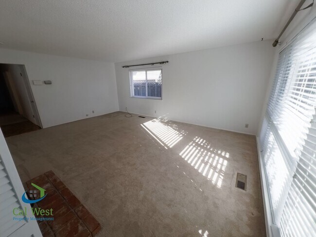 Building Photo - $4,495 - Beautiful 4 beds/2 Baths Home near Los Gatos Border