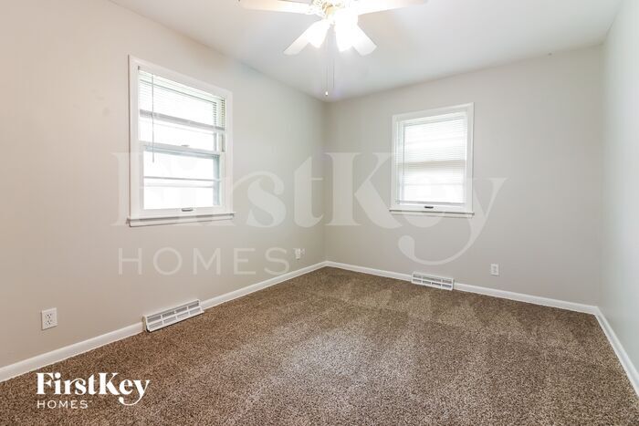 Building Photo - 7120 Eastern Ave