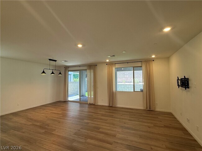 Building Photo - 1587 Pacific Baza St