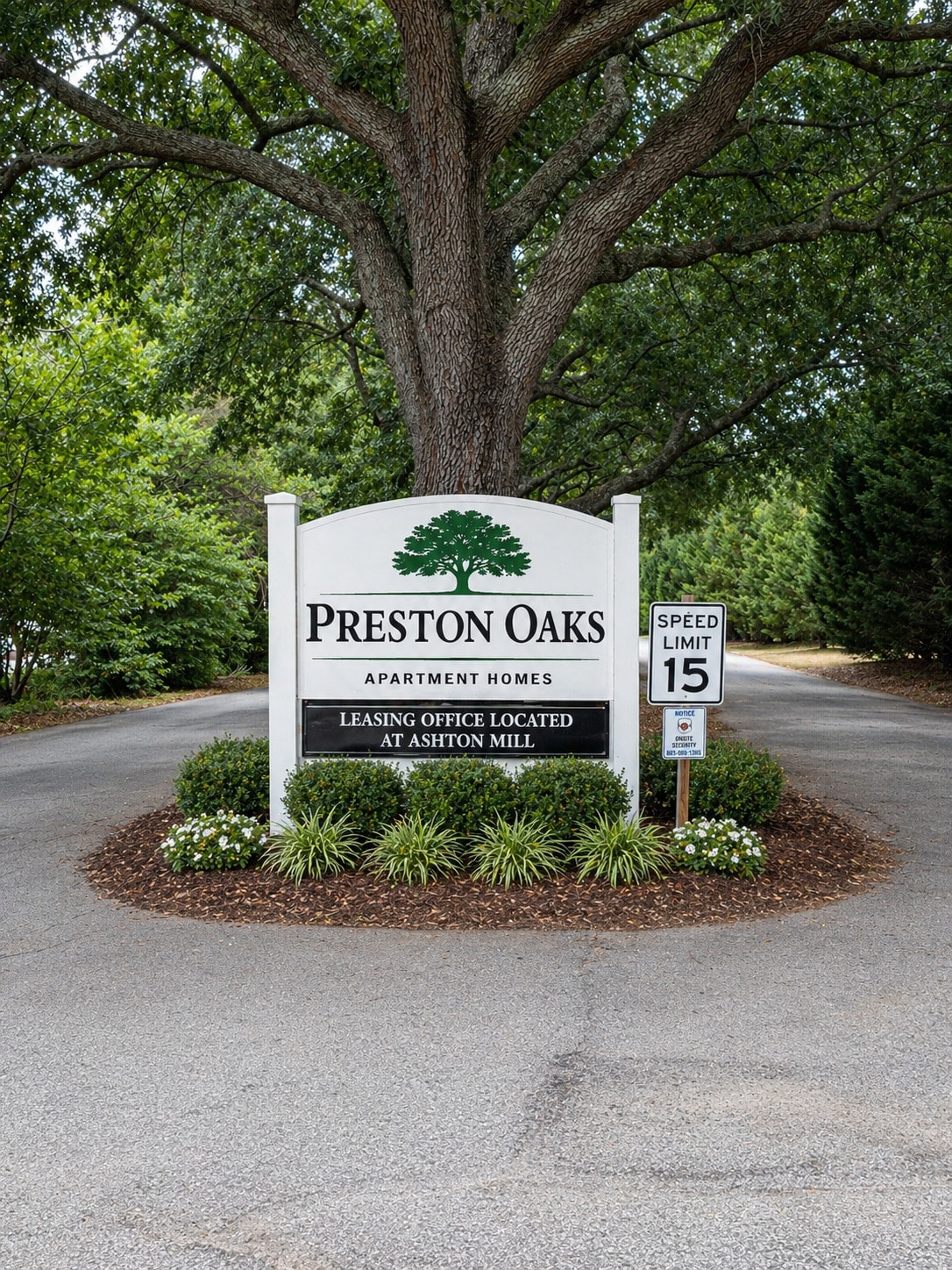 Building Photo - Preston Oaks