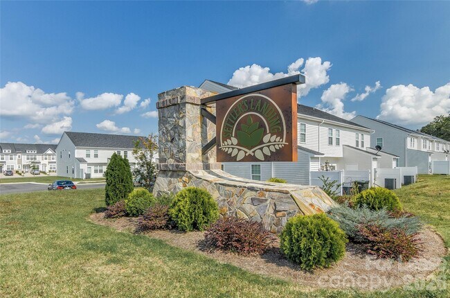 Building Photo - 362 Halton Crossing Dr SW