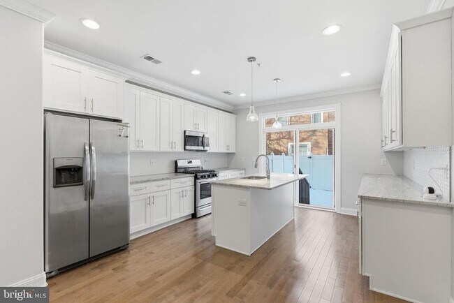 Building Photo - 1752 N 27th St