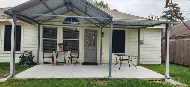 Building Photo - 22015 Falvel Dr