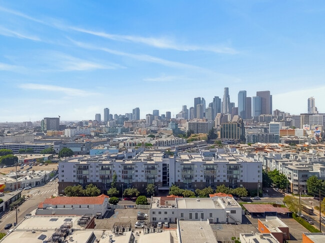 Building Photo - 629 Traction Ave