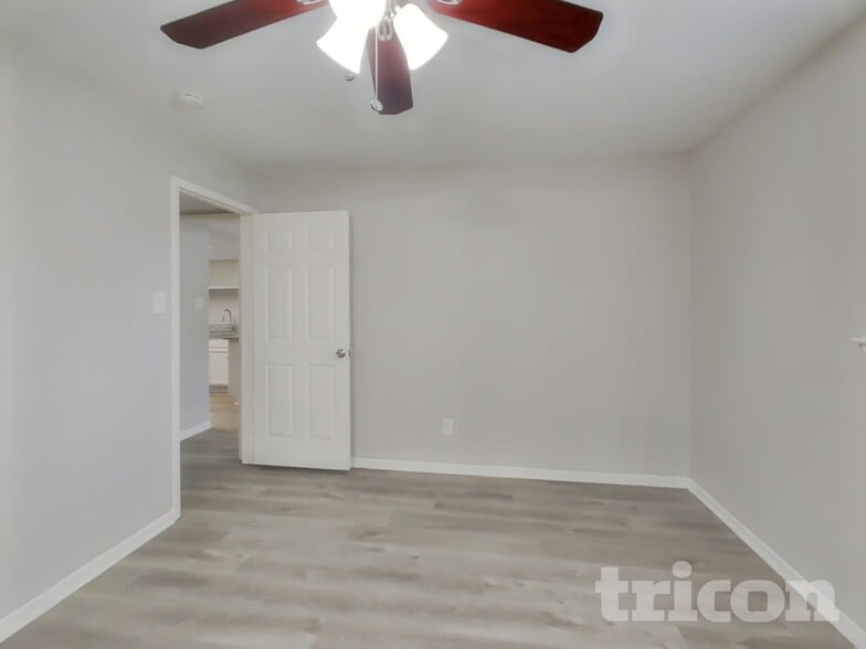 Building Photo - 9007 Gauguin Dr