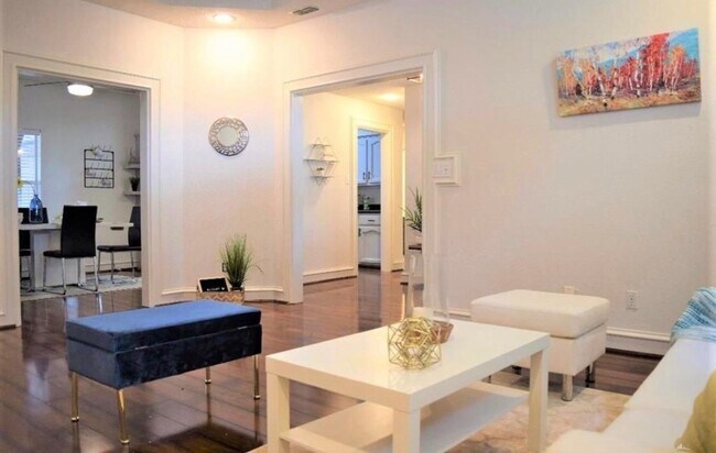 Building Photo - Perfect Fit, Perfect Home In McAllen!