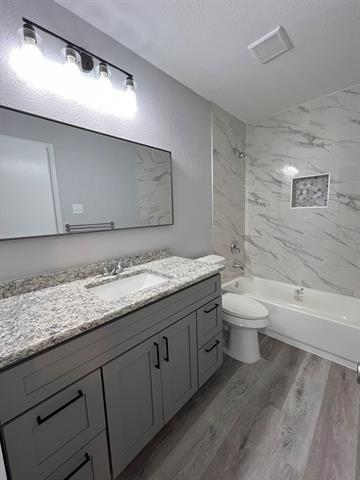 Building Photo - 1741 Clarendon Dr