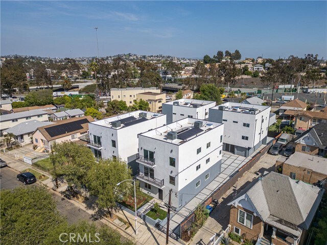 Building Photo - 642 N Boyle Ave