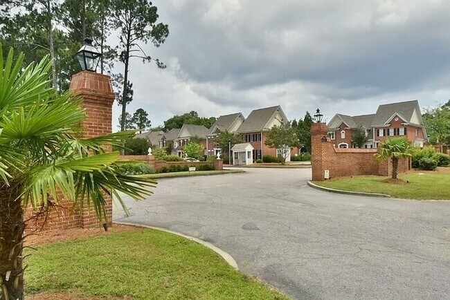 Building Photo - Wildewood in Northeast Columbia--Offering Self Guided Tour with RENTLY!