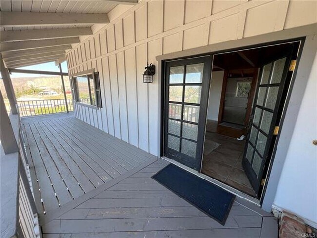 Building Photo - One-of-a-Kind Home with Stunning Views and...