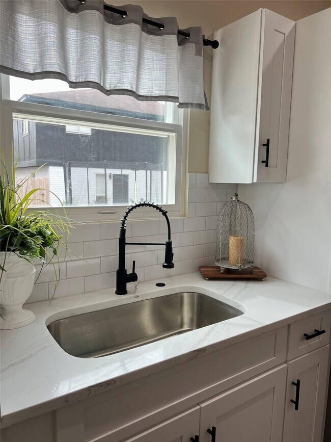 Building Photo - 9441 Radio Rd