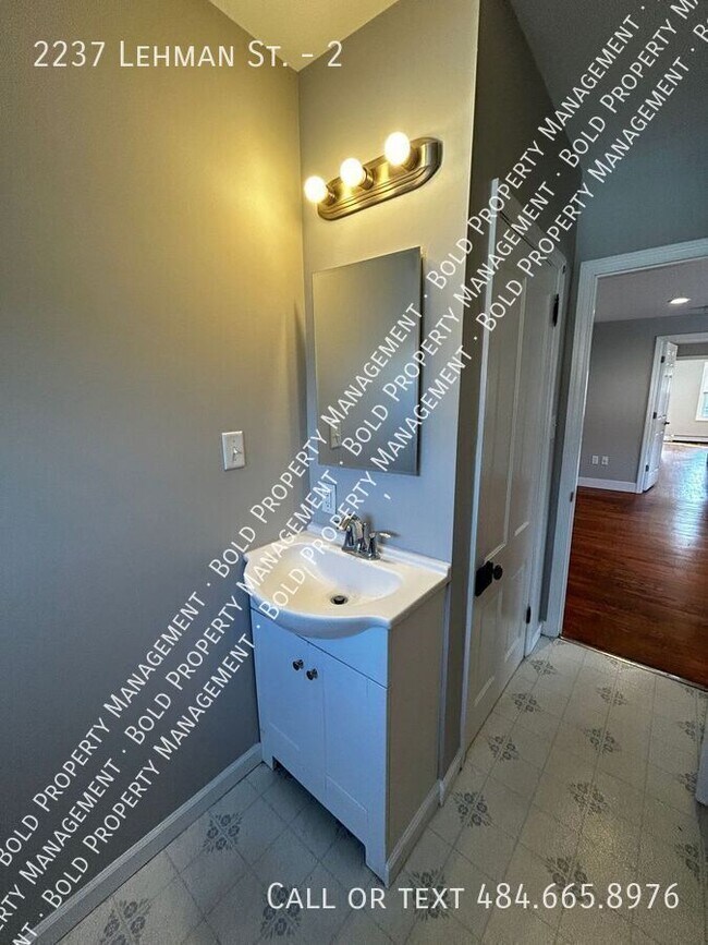 Building Photo - 2237 Lehman St