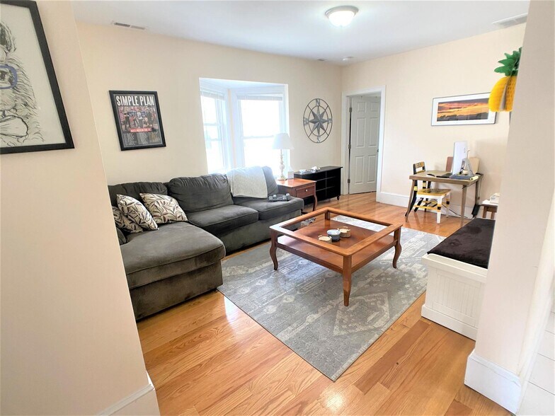 Building Photo - 24 Willard Ave