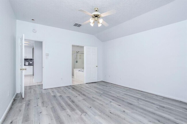 Building Photo - 34 Tallow Hill Pl
