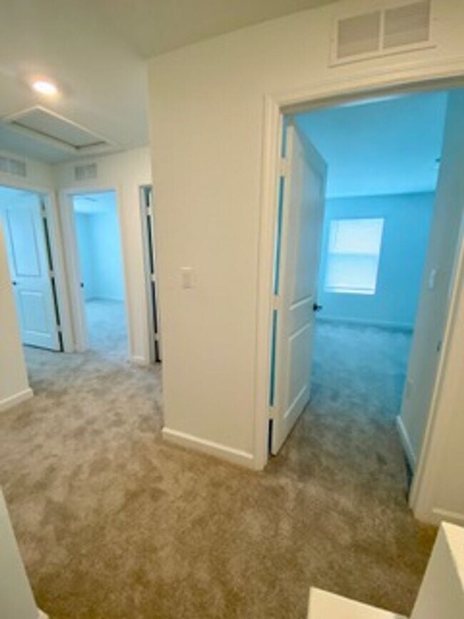 Building Photo - Brand new Townhome centrally located in La...
