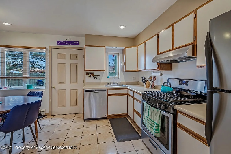 Building Photo - 350 S 8th St