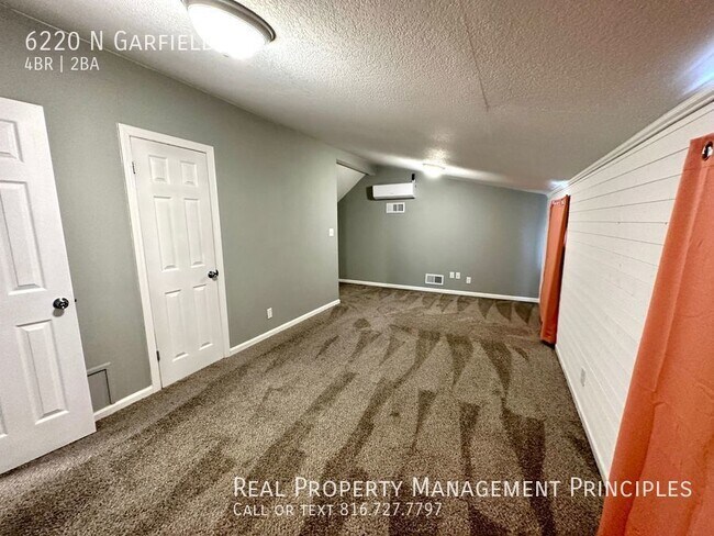 Building Photo - Completely Renovated 4 Bedroom home with b...
