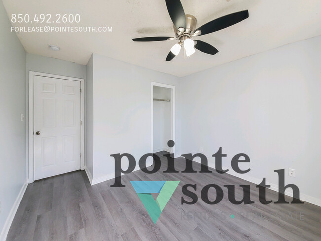 Building Photo - Dashing Duplex near Downtown Pensacola!