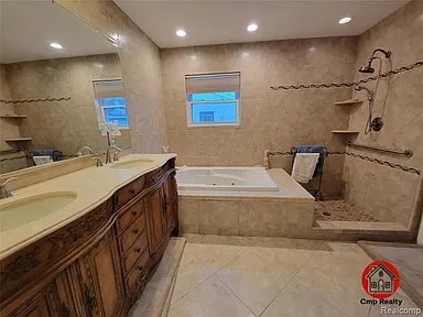 Building Photo - 18311 Norwich St