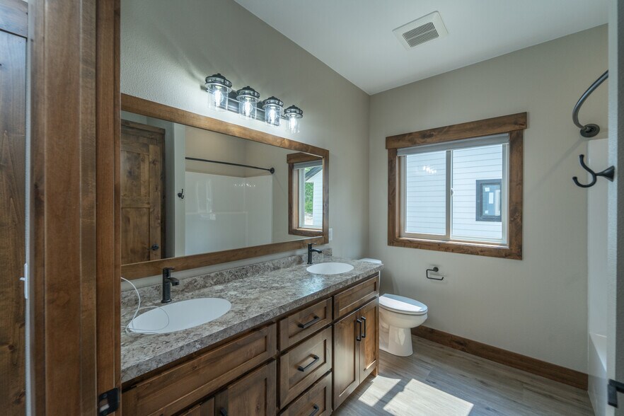 Building Photo - 11533 Forestview Dr S