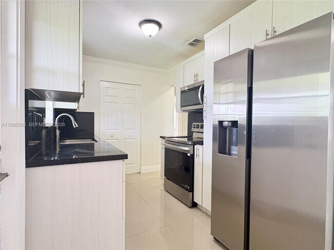 Building Photo - 11315 SW 58th Terrace