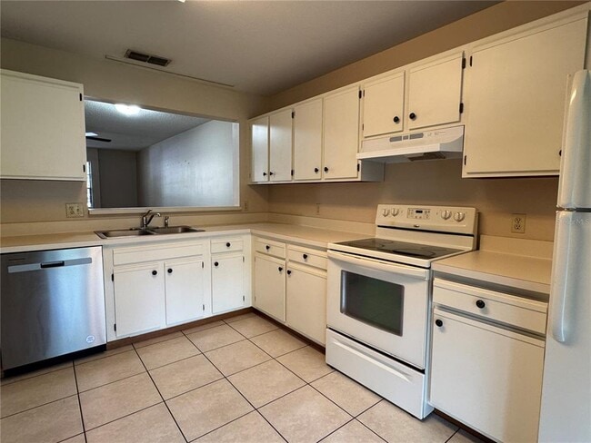 Building Photo - 5100 Burchette Rd