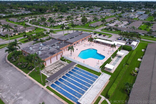 Building Photo - 2567 Dudley Dr E