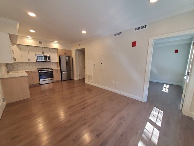 Building Photo - 39 Herrick Rd