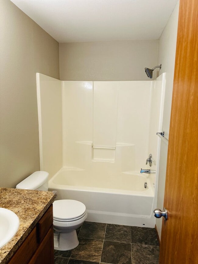 Building Photo - Charming Updated Property in Amazing Neighborhood