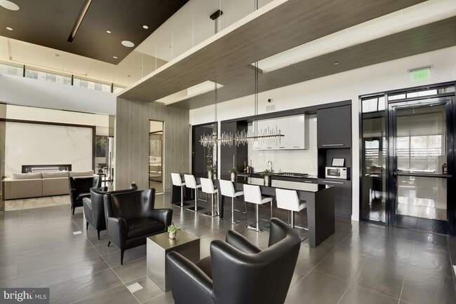 Building Photo - 1650 Silver Hill Dr