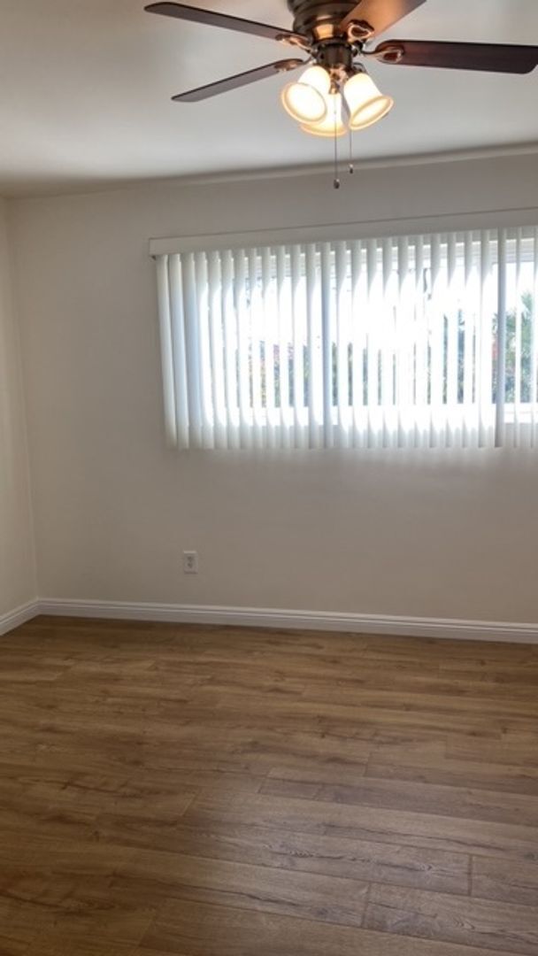 Building Photo - 3024