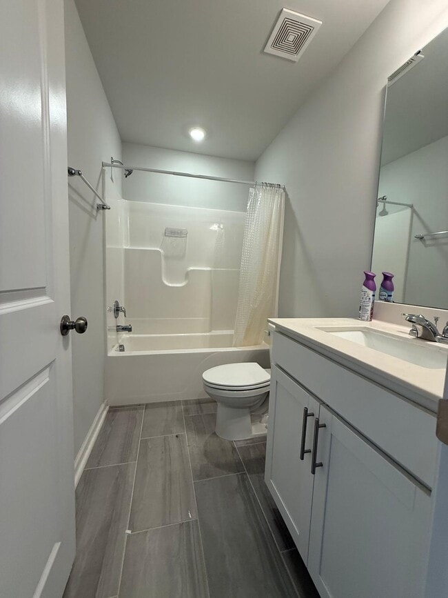 Building Photo - 409 Deercroft Dr