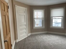 Building Photo - 7 Grover St