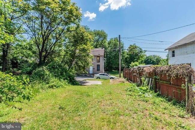 Building Photo - 220 Lincoln St