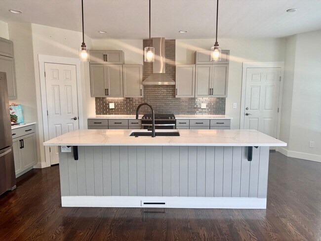 Building Photo - Brunner Farms Beauty